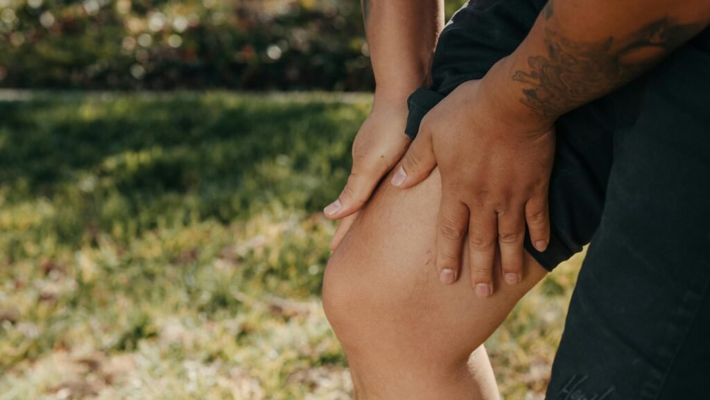 How to Know If Your Parent Needs a Knee Replacement